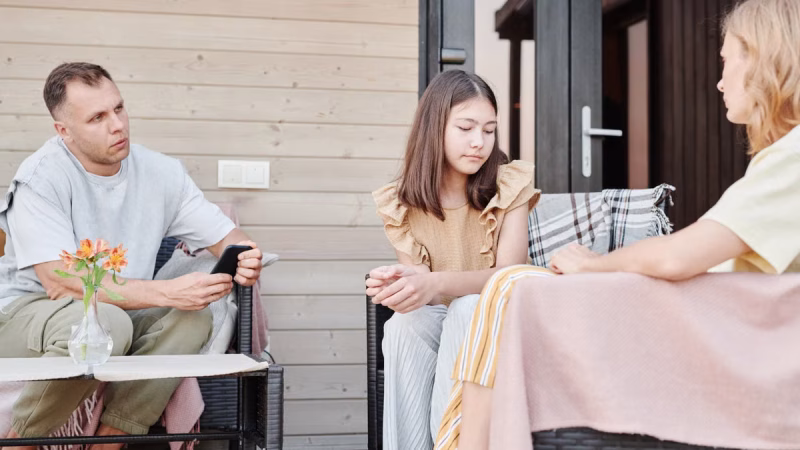 Communiquer avec les ados : 5 stratégies qui changent tout