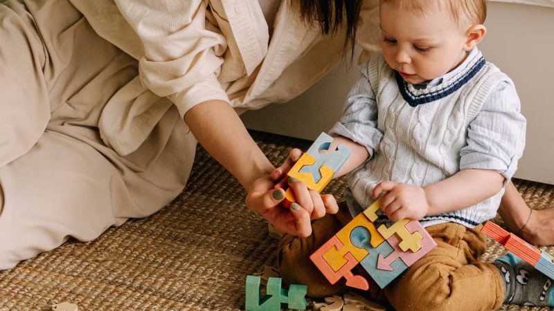 Éveil des enfants : comment stimuler leur développement dès la naissance